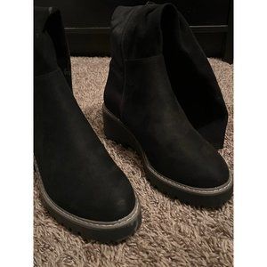 Black canvas boots